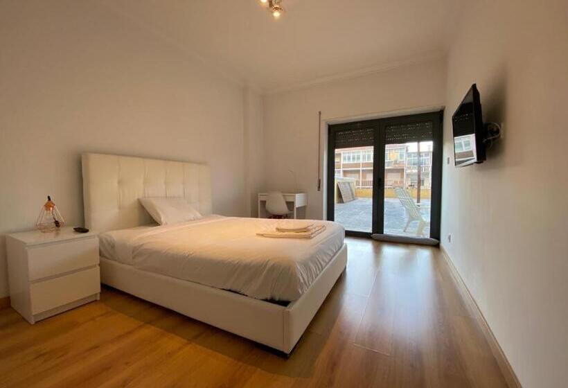 پانسیون Bedrooms With Private Bathroom In Modern Guest House