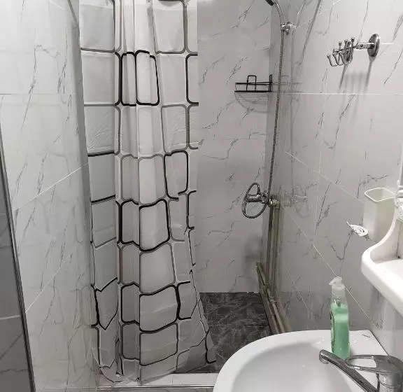 پانسیون Guest House Sanat