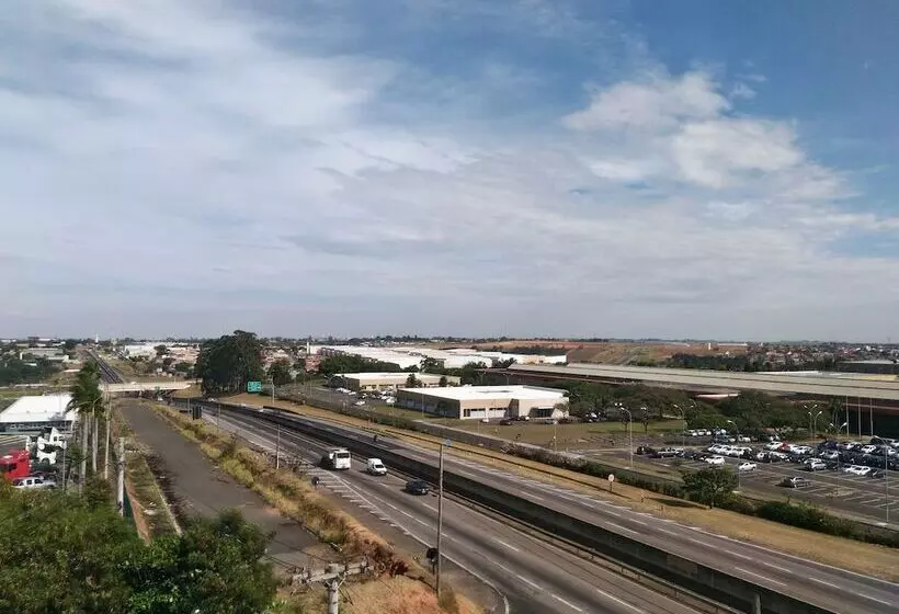 Hotelli Assay Plaza