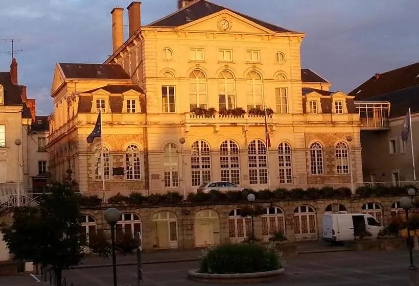Hotelli Hôtel Au Lion D'or