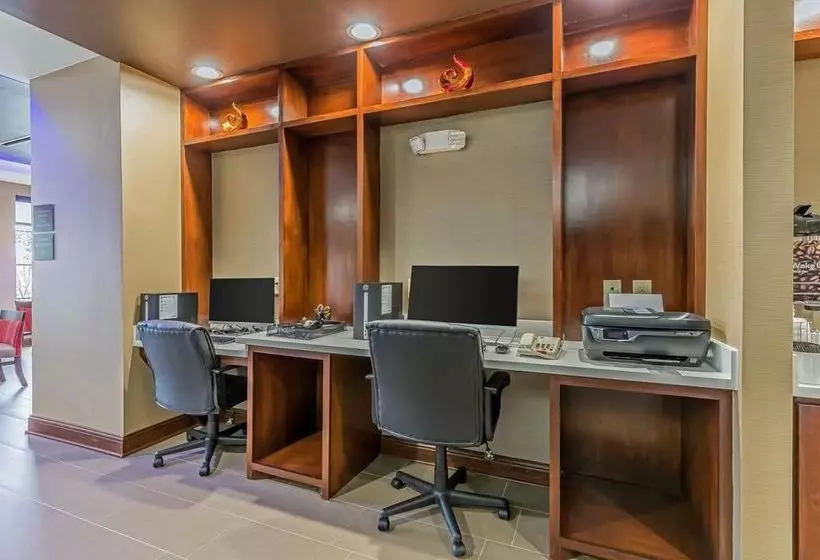 ホテル Comfort Suites Houston I45 North