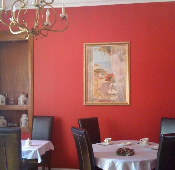 בית מלון כפרי Hôtel De La Tour