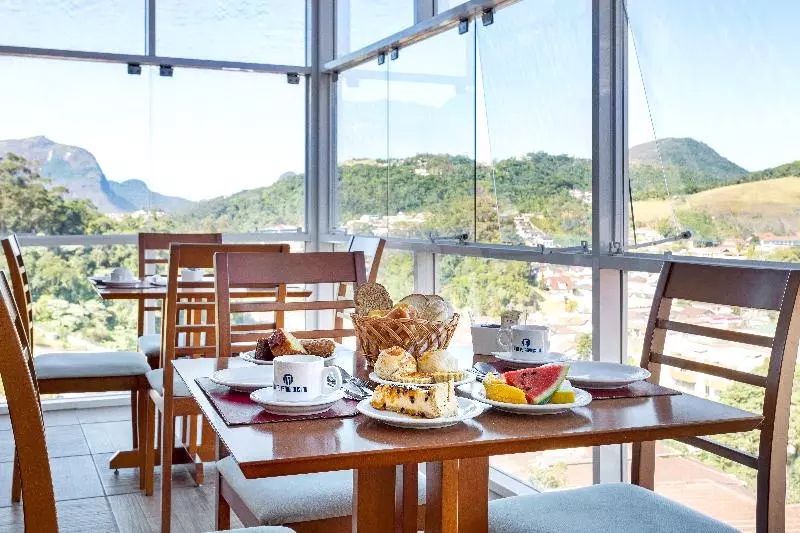 ホテル Petropolis Inn