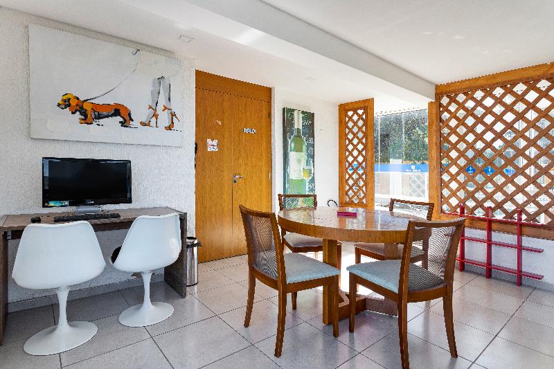 هتل Petropolis Inn