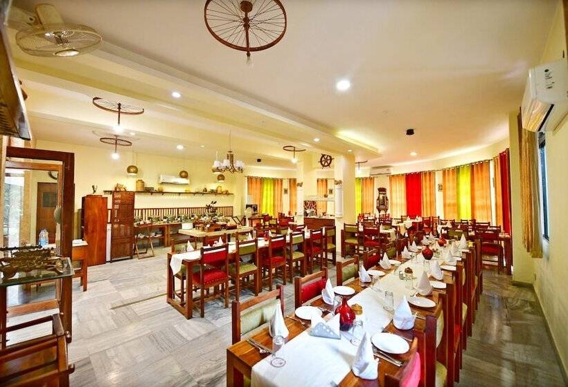 ホテル Kadamb Kunj Resort   Bharatpur