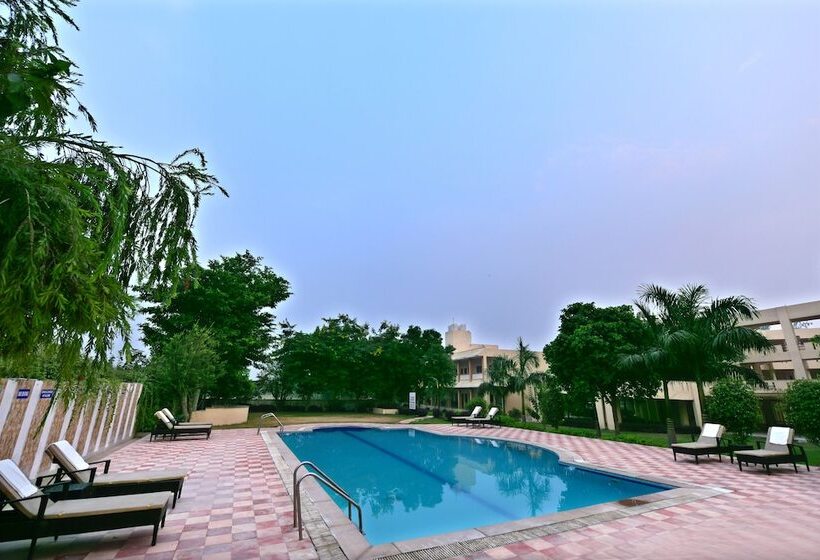 ホテル Kadamb Kunj Resort   Bharatpur