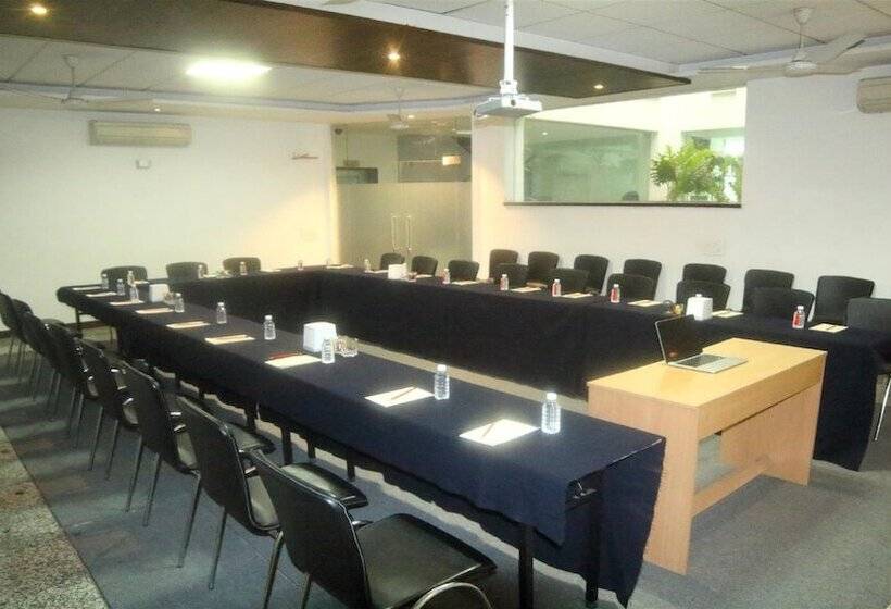 בית מלון כפרי 91 Golf Course Road