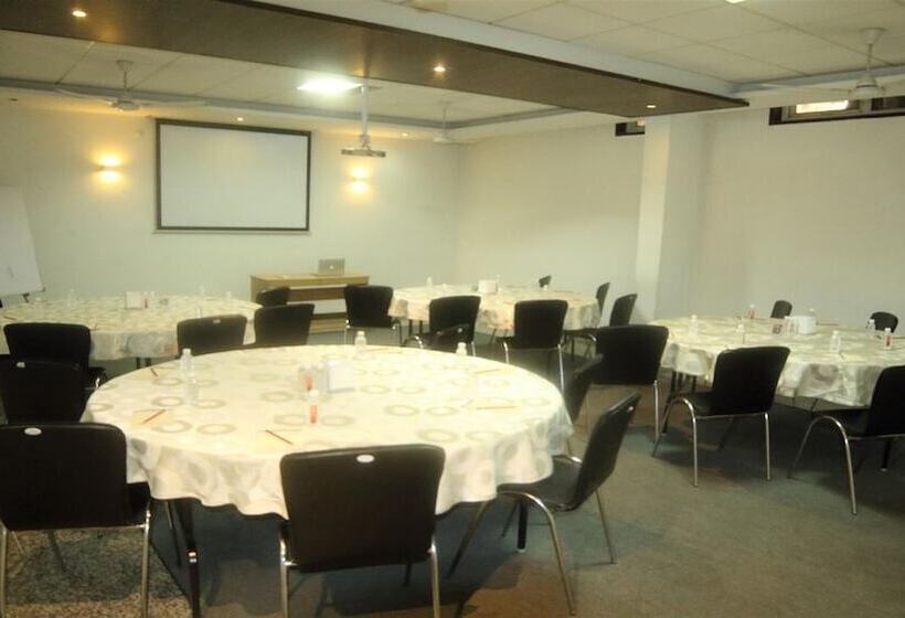 בית מלון כפרי 91 Golf Course Road