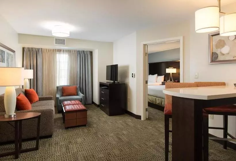 ホテル Staybridge Suites Corona South, An Ihg