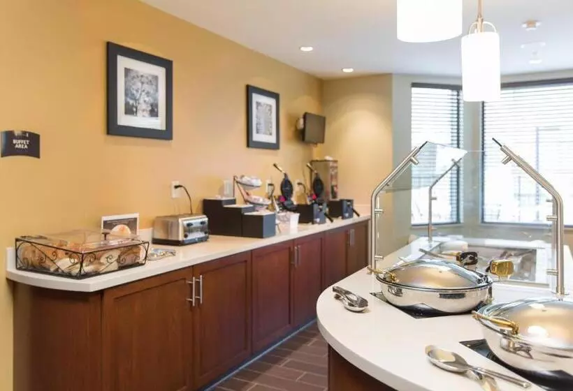 ホテル Staybridge Suites Corona South, An Ihg