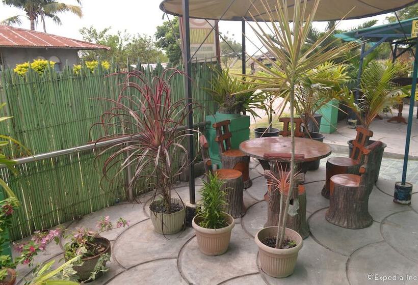 בית מלון כפרי Times Plaza