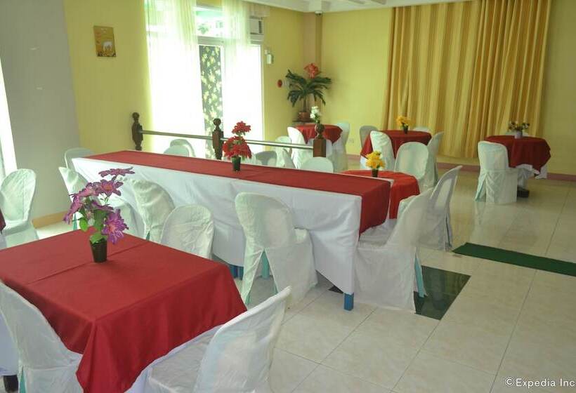 בית מלון כפרי Times Plaza