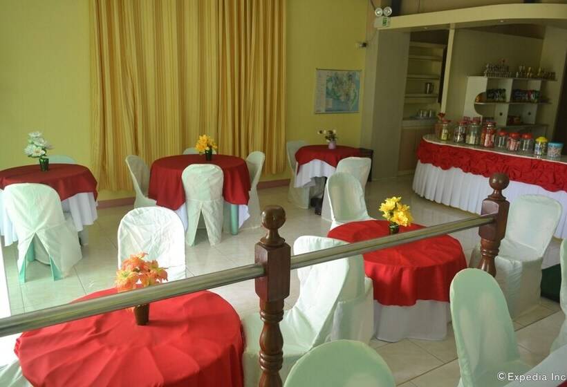 בית מלון כפרי Times Plaza