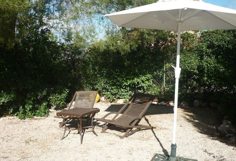 Пансион Le Mas Des Aludes