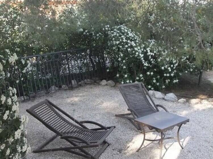 Пансион Le Mas Des Aludes