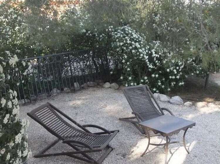 Пансион Le Mas Des Aludes