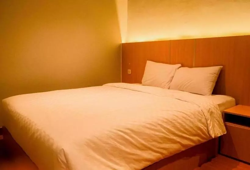 Kapselihotelli Ketje Luxury Capsule Mitra Reddoorz
