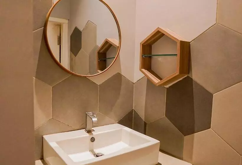 Kapselihotelli Ketje Luxury Capsule Mitra Reddoorz