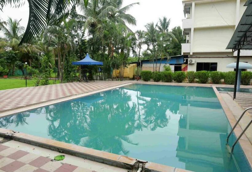 Hotelli Dadra Resort