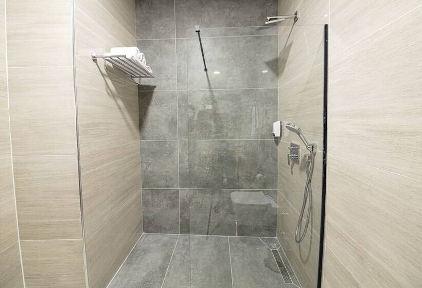 בית מלון כפרי V Center