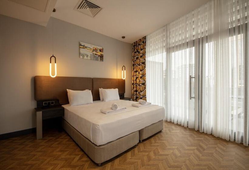 בית מלון כפרי V Center