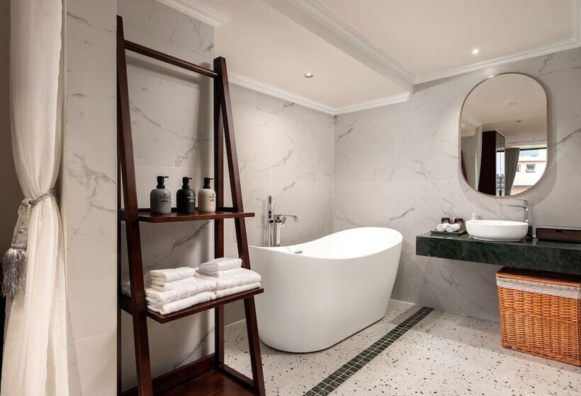 L Signature Hotel & Spa