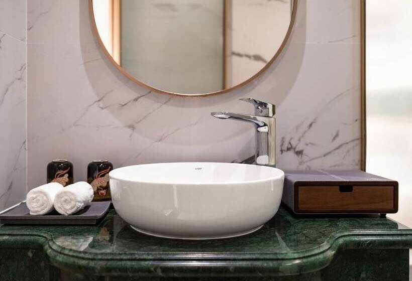 L Signature Hotel & Spa