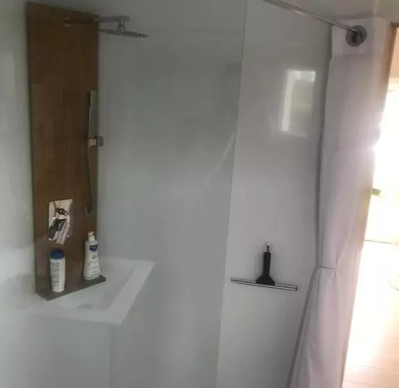 Majatalo Petit Studio Sur Propriété