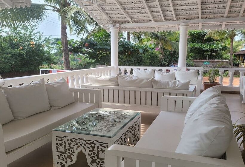 هتل Lillywoods Nv Beach Resort