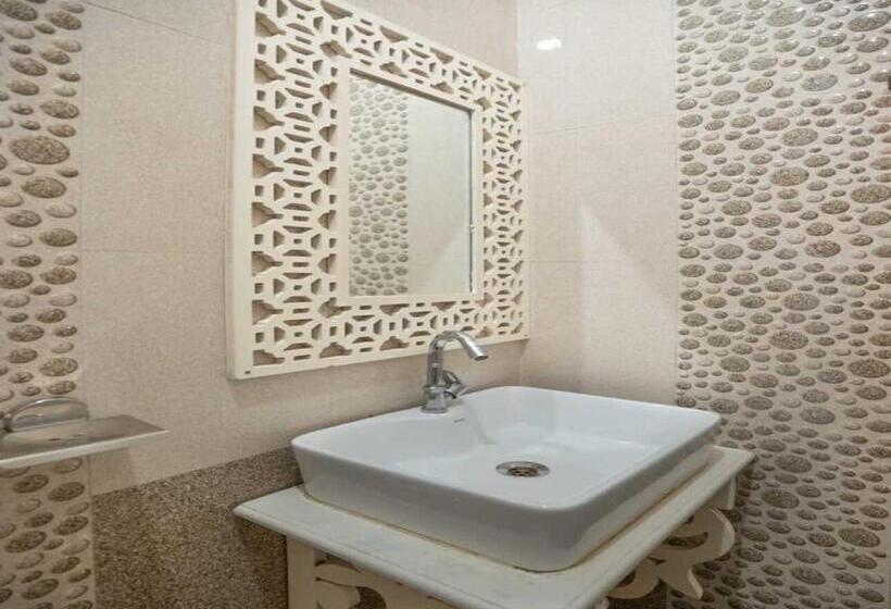 هتل Lillywoods Nv Beach Resort