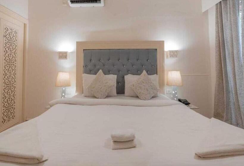 هتل Lillywoods Nv Beach Resort