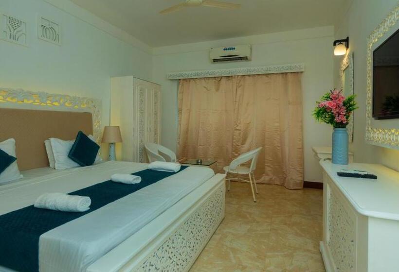 هتل Lillywoods Nv Beach Resort