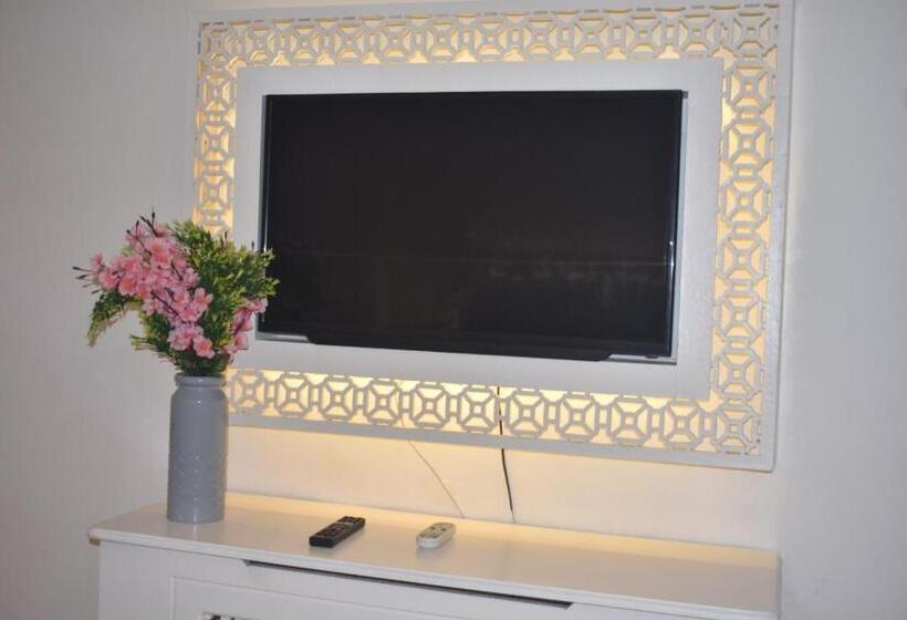 هتل Lillywoods Nv Beach Resort