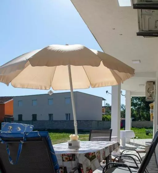 پانسیون Aida Apartments