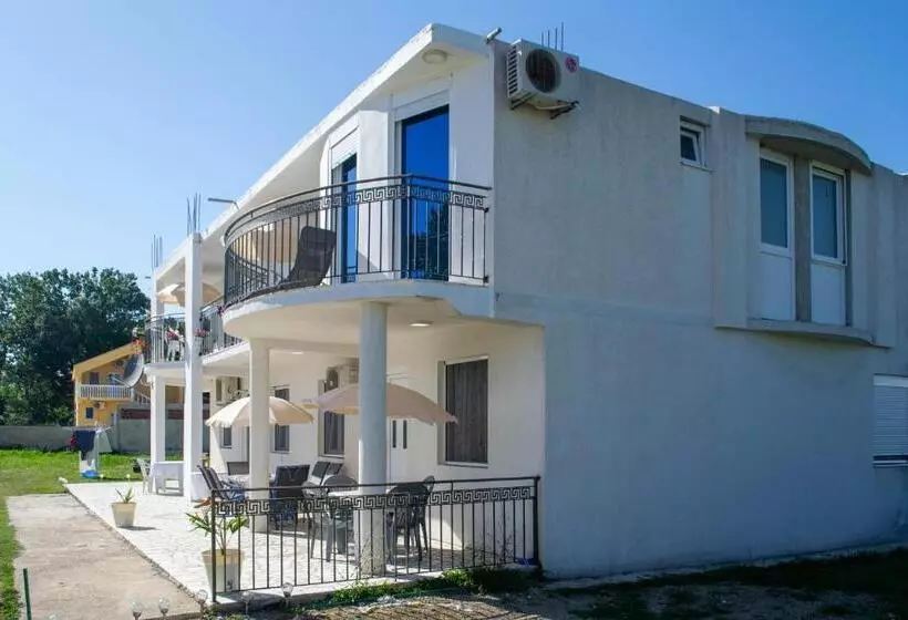 پانسیون Aida Apartments
