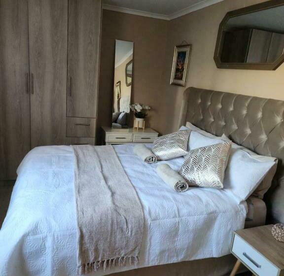 بنسيون Charles Court Guest House