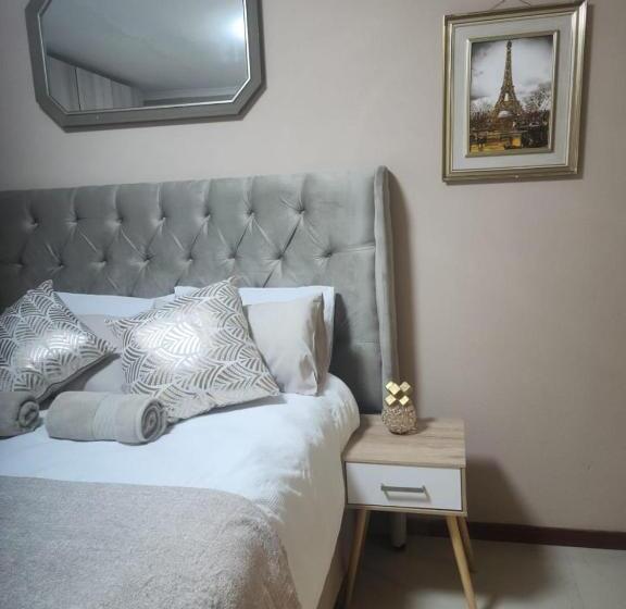 بنسيون Charles Court Guest House