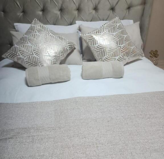 بنسيون Charles Court Guest House