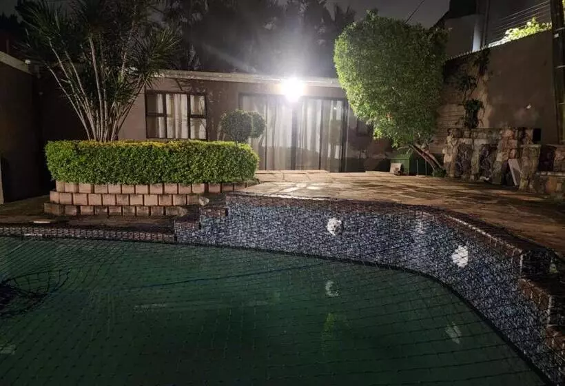 Majatalo Charles Court Guest House