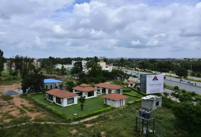 Apith Hotel And Suites