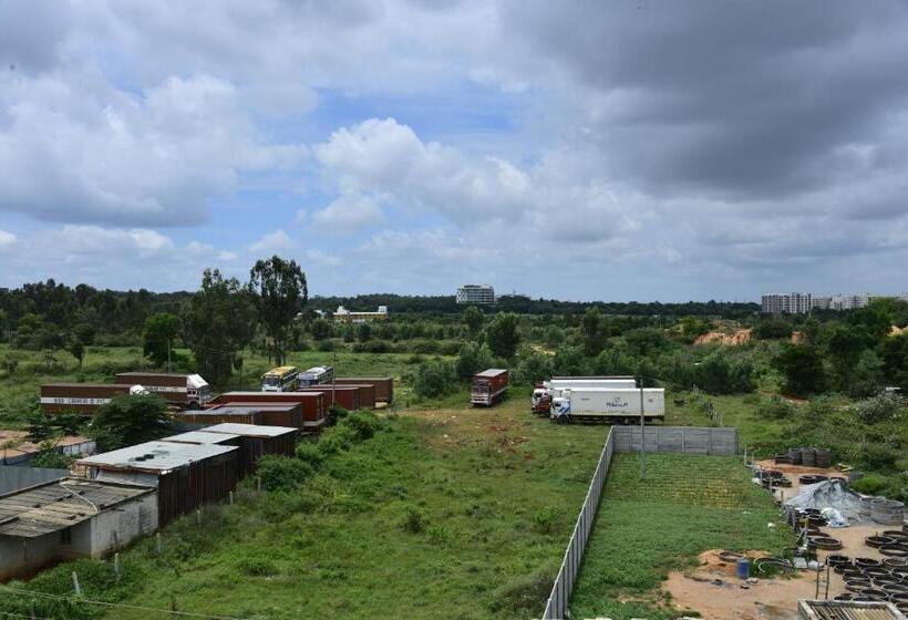 Apith Hotel And Suites