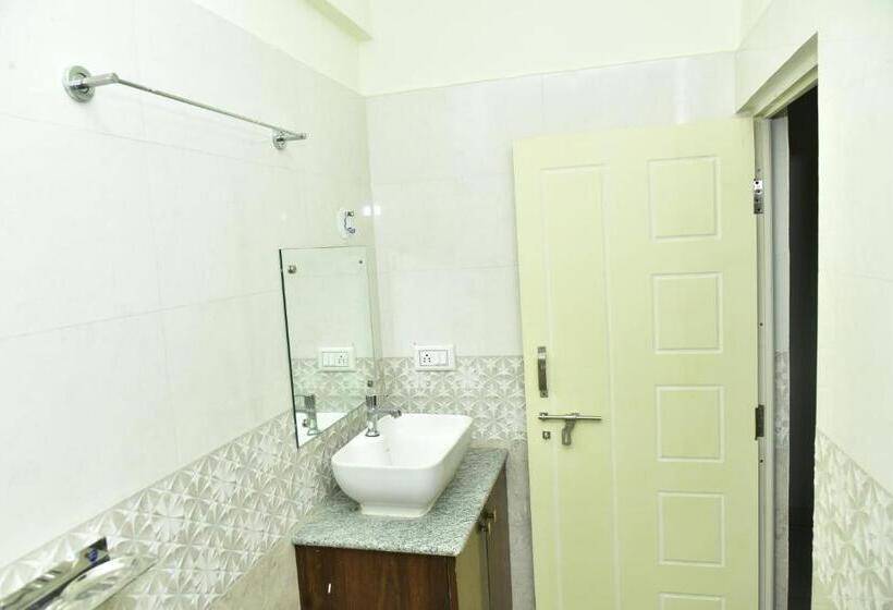 Apith Hotel And Suites