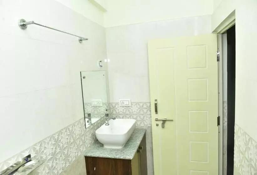 Apith Hotel And Suites