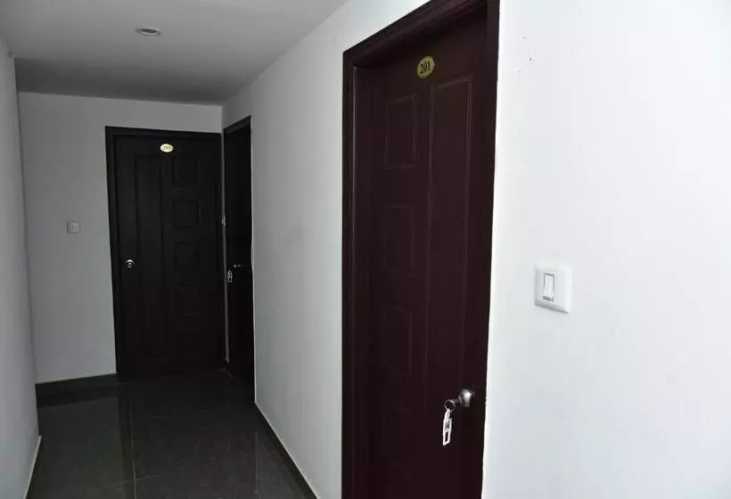 Apith Hotel And Suites