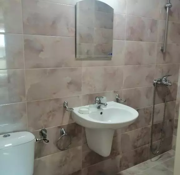ホテル хотел здравец
