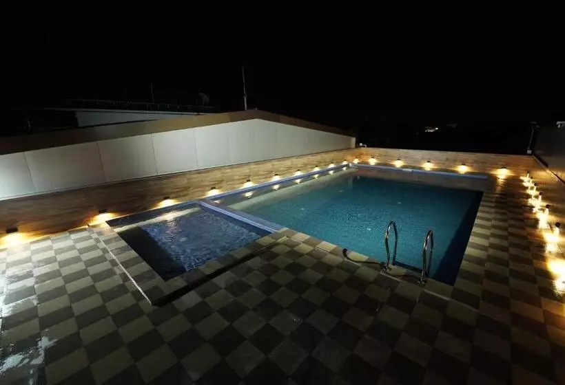 Hotelli Newline Orchid