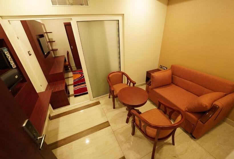 فندق Newline Orchid