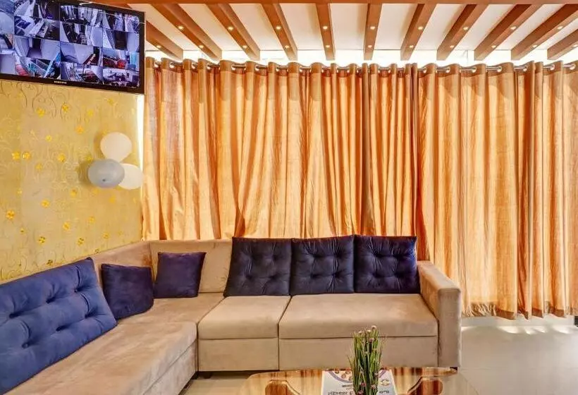 هتل Oyo Flagship Csuites