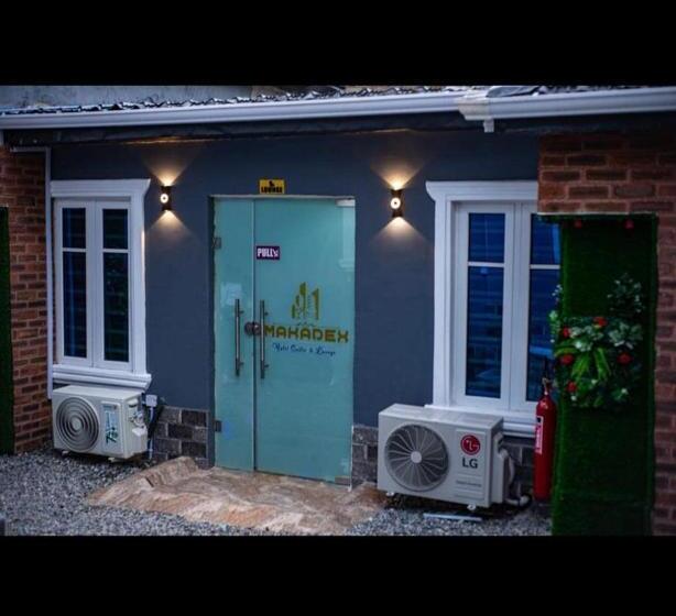 Makadex Hotel & Lounge