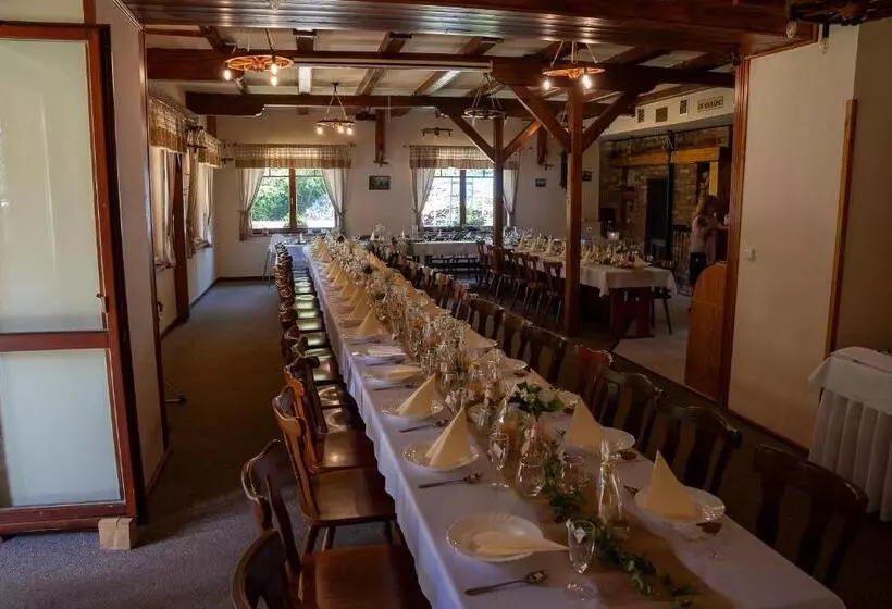 Majatalo Hospůdka Pod Rablinů